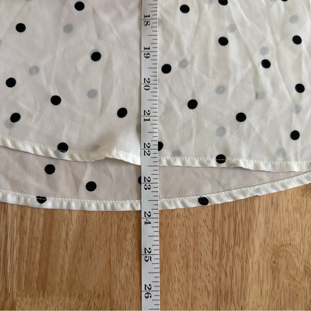 E & M Women’s White with Black Polka Dot Sleeveless Blouse V Neck Size L - Picture 7 of 8